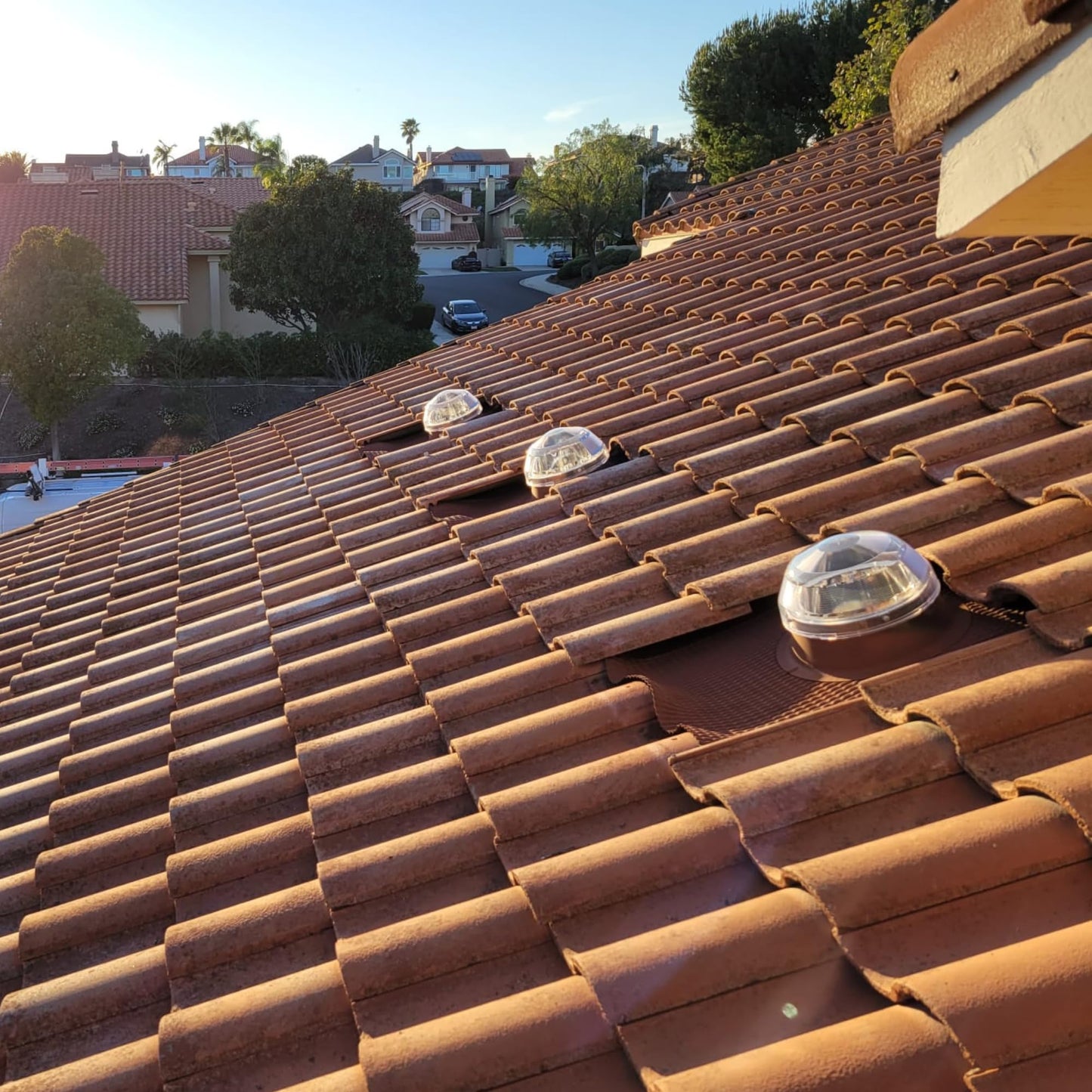 Solatube® 290 DS 14-inch Tubular Skylight Kit for Large Rooms – High-Capacity Natural Light for Kitchens, Bedrooms & Living Rooms – Energy Efficient Base Kit